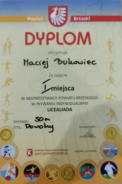 Uczniowie Technikum im. J. Piłsudskiego złotymi medalistami Mistrzostw Powiatu Brzeskiego w Pływaniu Indywidualnym