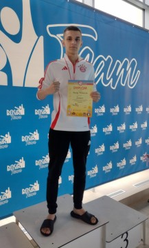 Uczniowie Technikum im. J. Piłsudskiego złotymi medalistami Mistrzostw Powiatu Brzeskiego w Pływaniu Indywidualnym