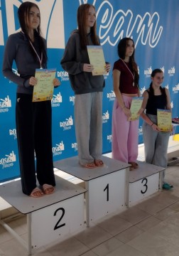 Uczniowie Technikum im. J. Piłsudskiego złotymi medalistami Mistrzostw Powiatu Brzeskiego w Pływaniu Indywidualnym