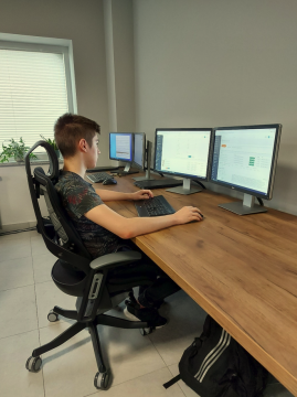 Staże wakacyjne – dobry sposób na doświadczenie zawodowe uczniów