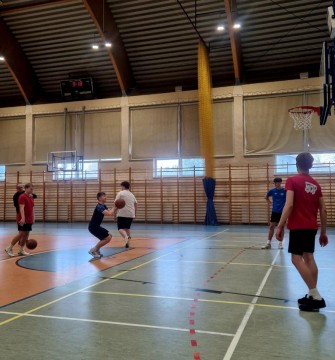 Konkurs rzutowy „Musi Nie Musi” w Technikum  im. J.Piłsudskiego w Brzesku!