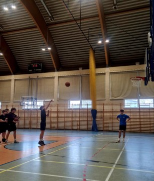 Konkurs rzutowy „Musi Nie Musi” w Technikum  im. J.Piłsudskiego w Brzesku!