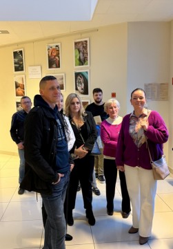 Pięć lat w jednym kadrze – wystawa fotografii uczniów z Technikum im. J.Piłsudskiego w Brzesku
