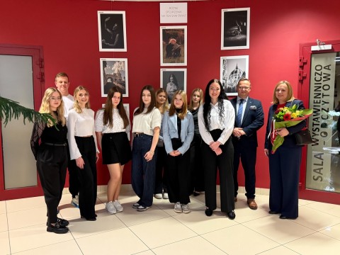 Pięć lat w jednym kadrze – wystawa fotografii uczniów z Technikum im. J.Piłsudskiego w Brzesku