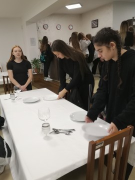 Warsztaty hotelarsko - gastronomiczne dla Ósmoklasistów na Zielonce