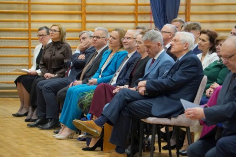 Szkoła z historią, planem i kierunkiem