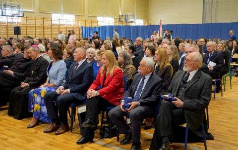 Szkoła z historią, planem i kierunkiem