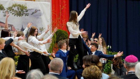 Szkoła z historią, planem i kierunkiem