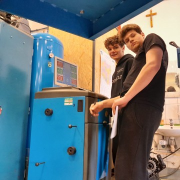 Uczniowie Zielonki w konkursie „Zdobywamy Kwalifikacje w Branży Motoryzacyjnej”