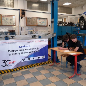 Uczniowie Zielonki w konkursie „Zdobywamy Kwalifikacje w Branży Motoryzacyjnej”