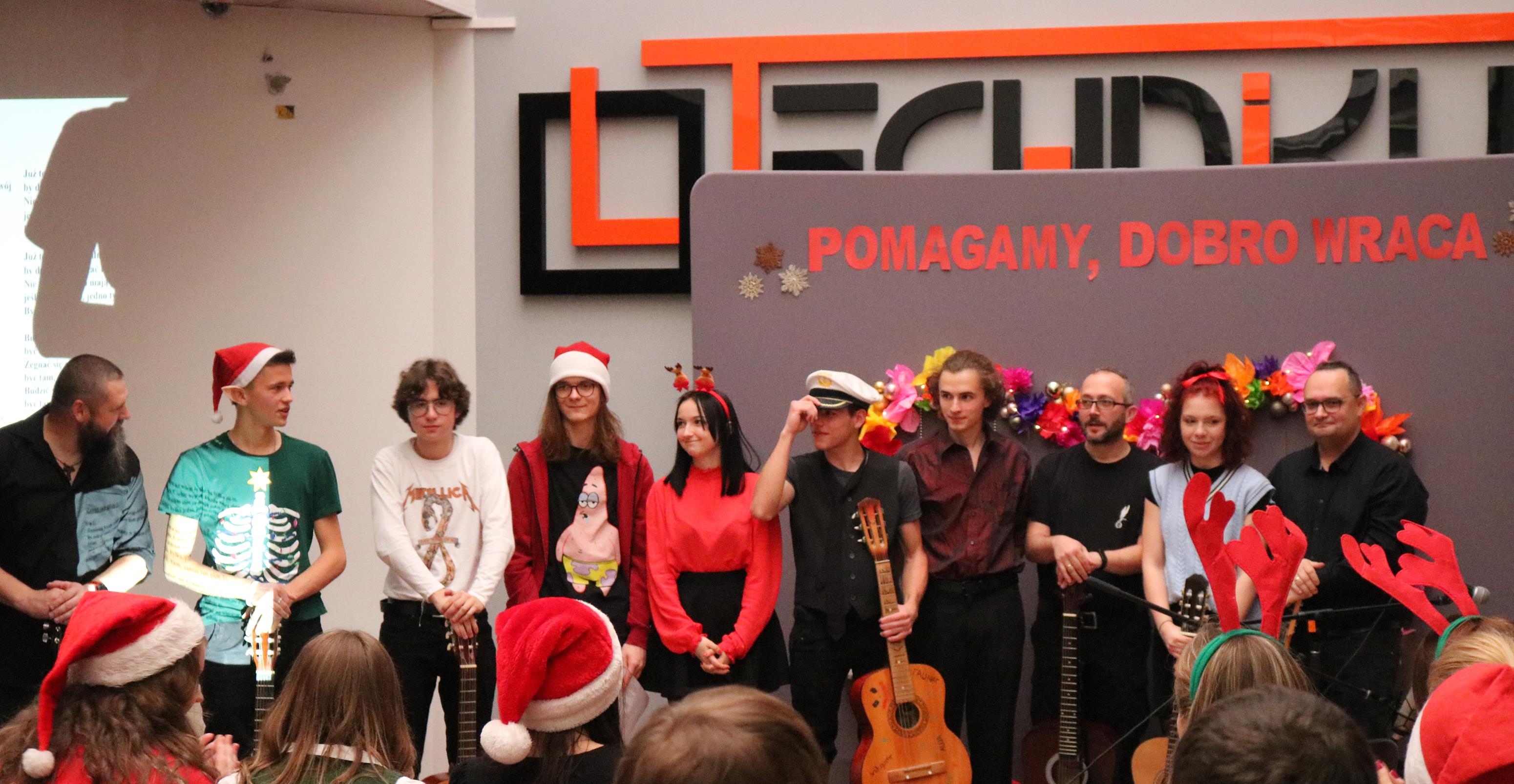 Charytatywny  Kiermasz Mikołajkowy w Technikum im. J. Piłsudskiego