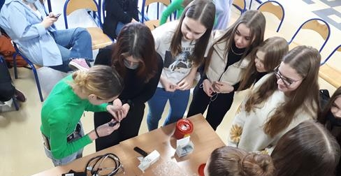 Warsztaty medyczne uczniów LO w Brzesku