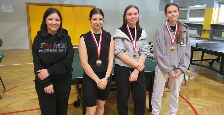 Julia Michalik i Grzegorz Stokłosa mistrzami ZIELONKI w tenisie stołowym