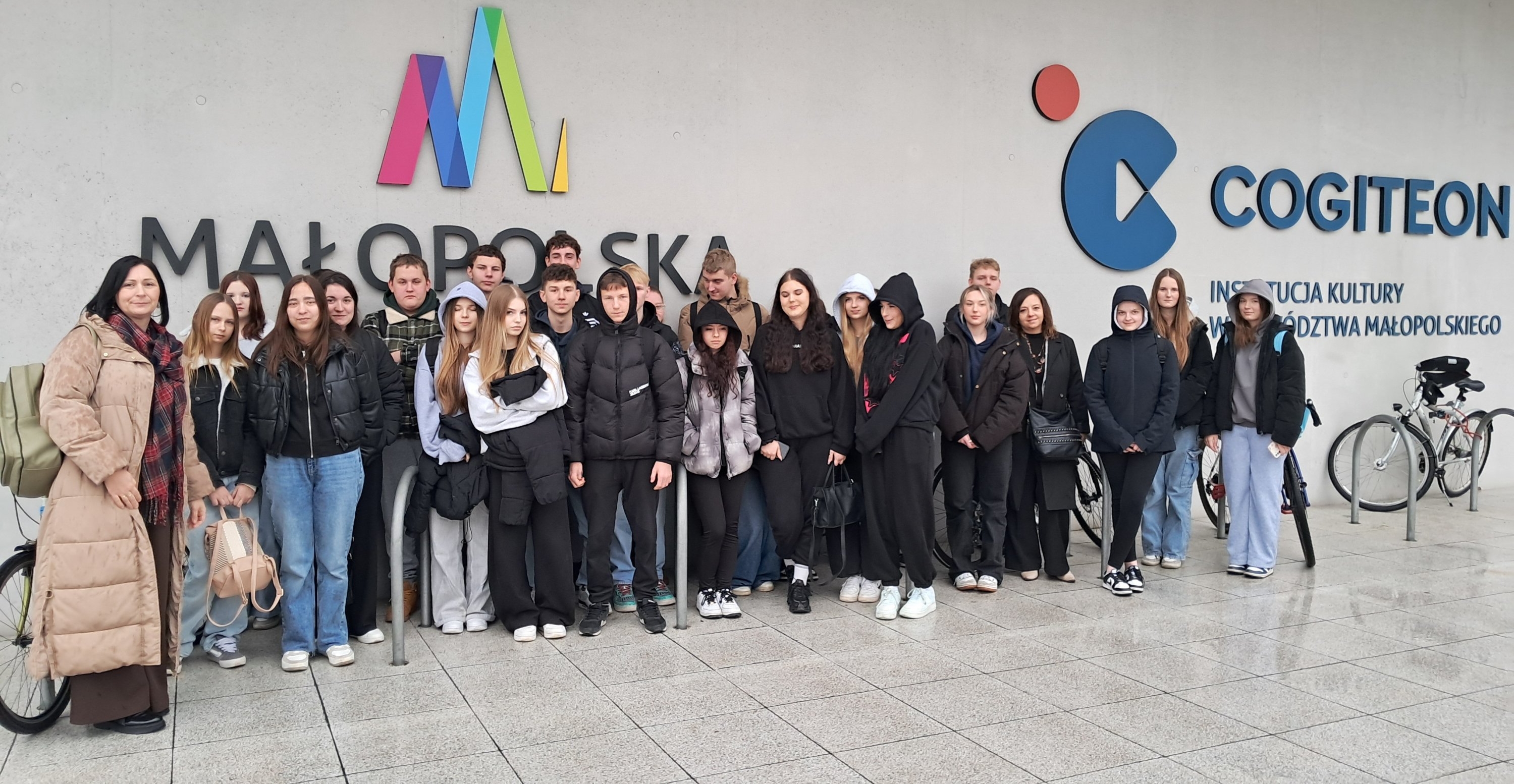 "Cukier niejedno ma imię" – uczniowie z Zielonki na warsztatach edukacyjnych w Małopolskim Centrum Naukowym Cogiteon.