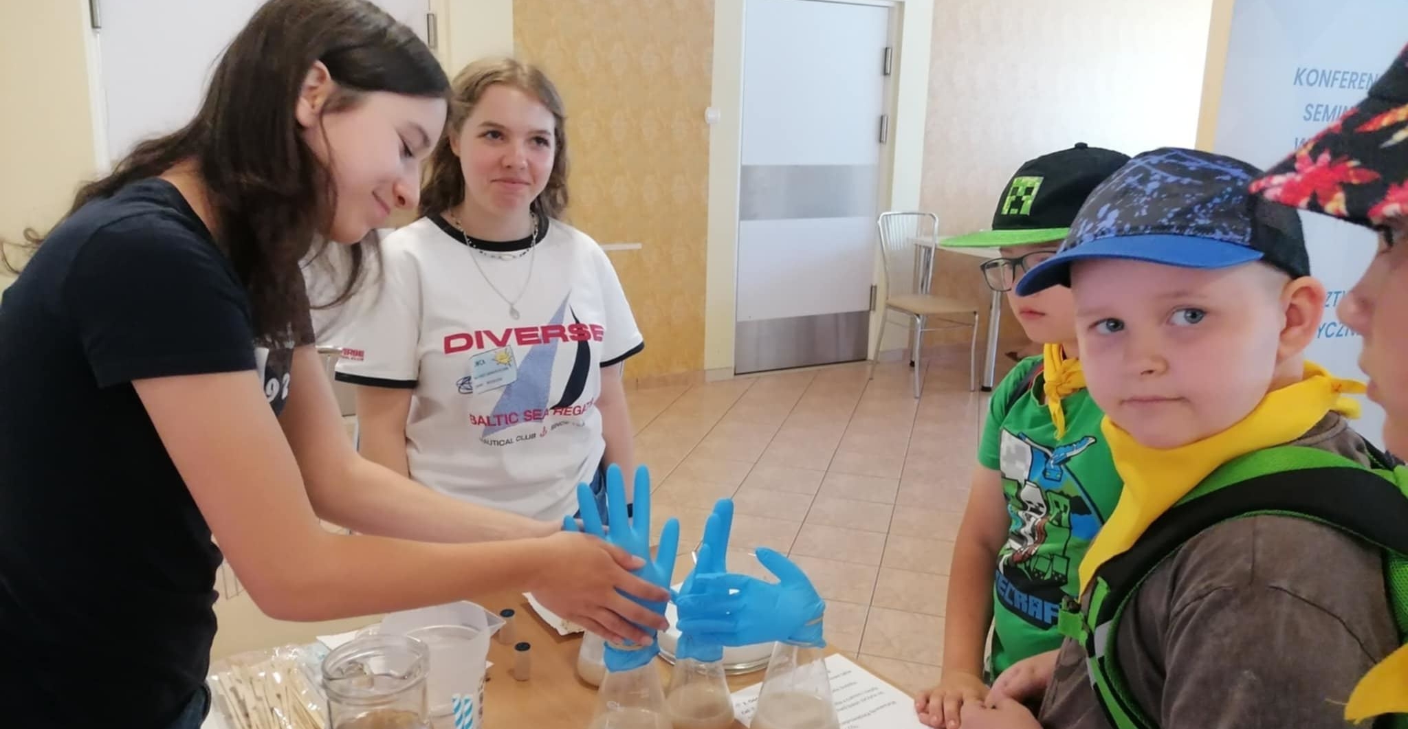 Niech się unosi ciekawość!