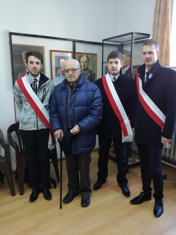 Udział członków SKH przy ZSP Nr 1 w Brzesku w obchodach 75. rocznicy przemianowania ZWZ i powołania AK