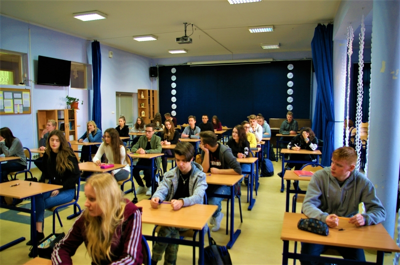 Jedynka  - VIII SZKOLNY DZIEŃ JĘZYKÓW OBCYCH