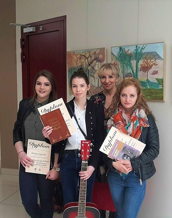 Wyróżnienia dla uczennic z Zespołu Szkół w Szczurowej
