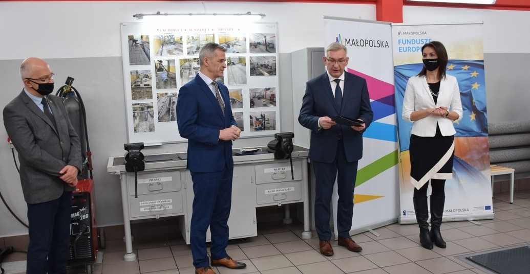 Nowa pracownia. Nowe wyposażenie. Nowy samochód