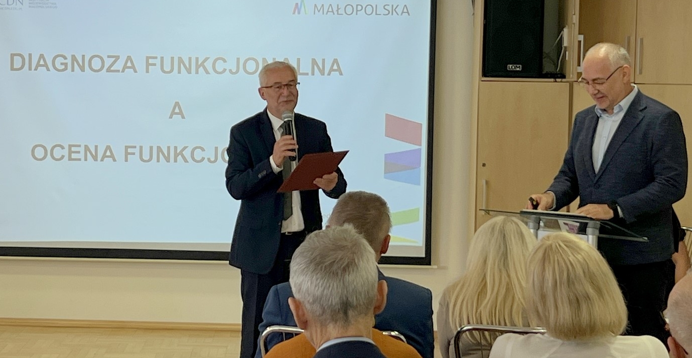 Między podręcznikiem a powiadomieniem