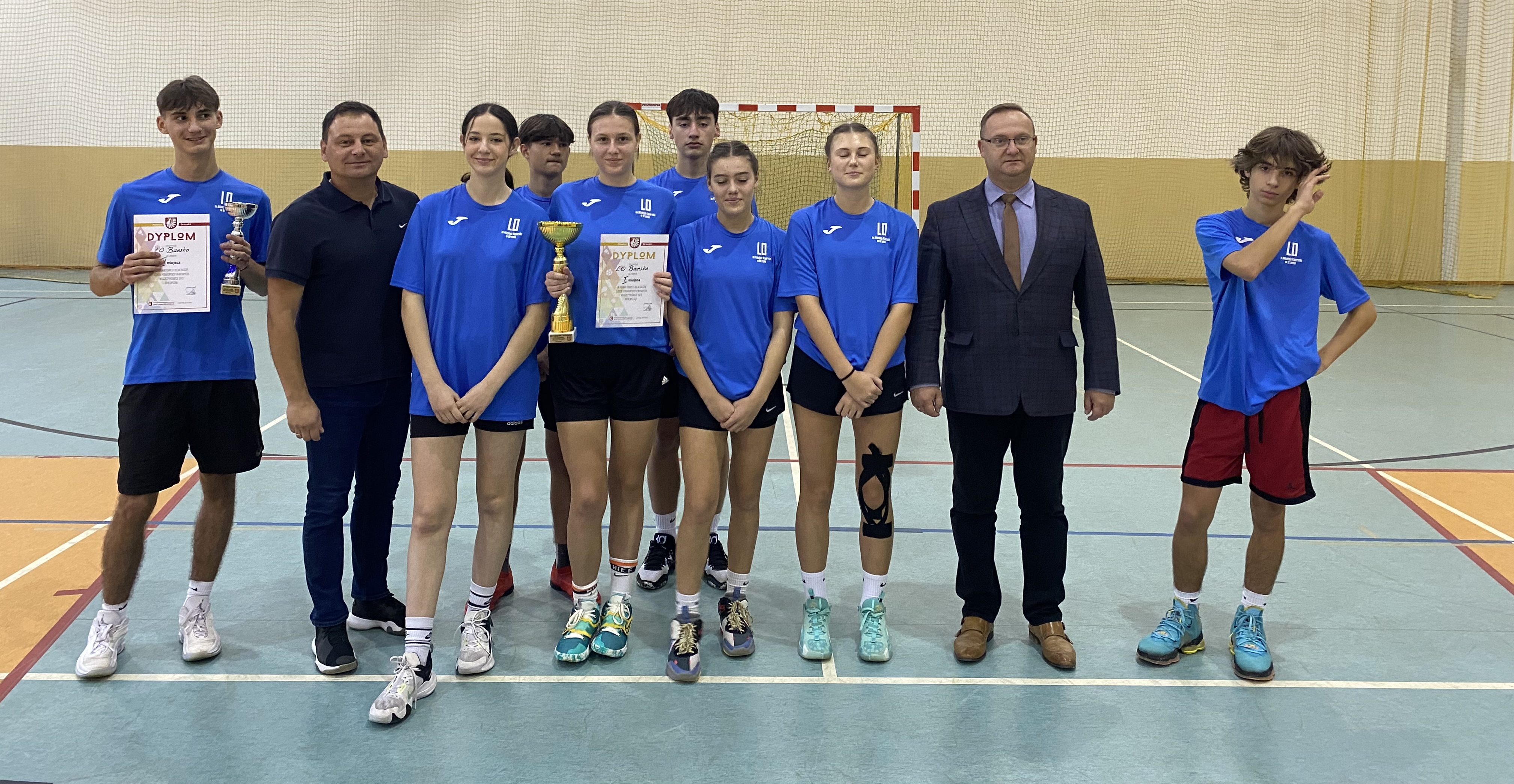 Powiatowe zawody sportowe w koszykówce