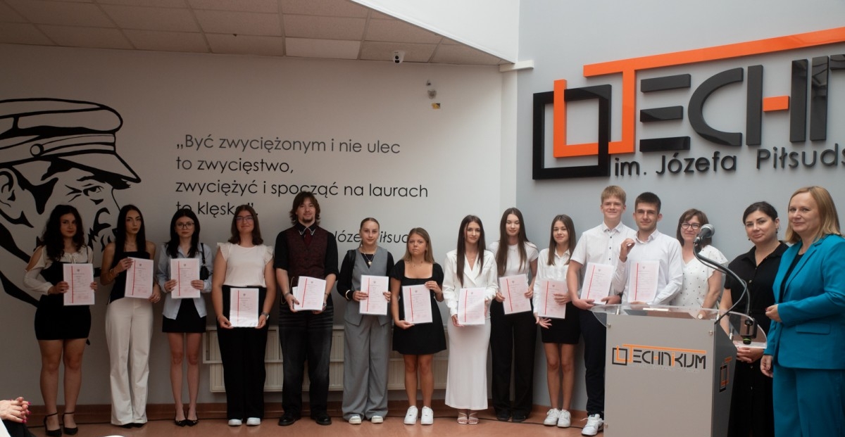 Uroczyste zakończenie roku szkolnego 2024/25 w Technikum im. J. Piłsudskiego w Brzesku