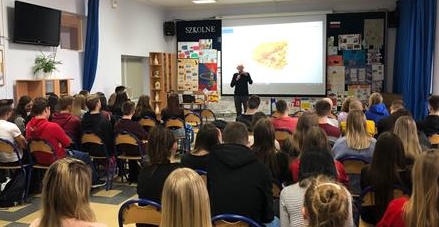 Spotkanie z Brytyjczykiem w Technikum im. Józefa Piłsudskiego w Brzesku