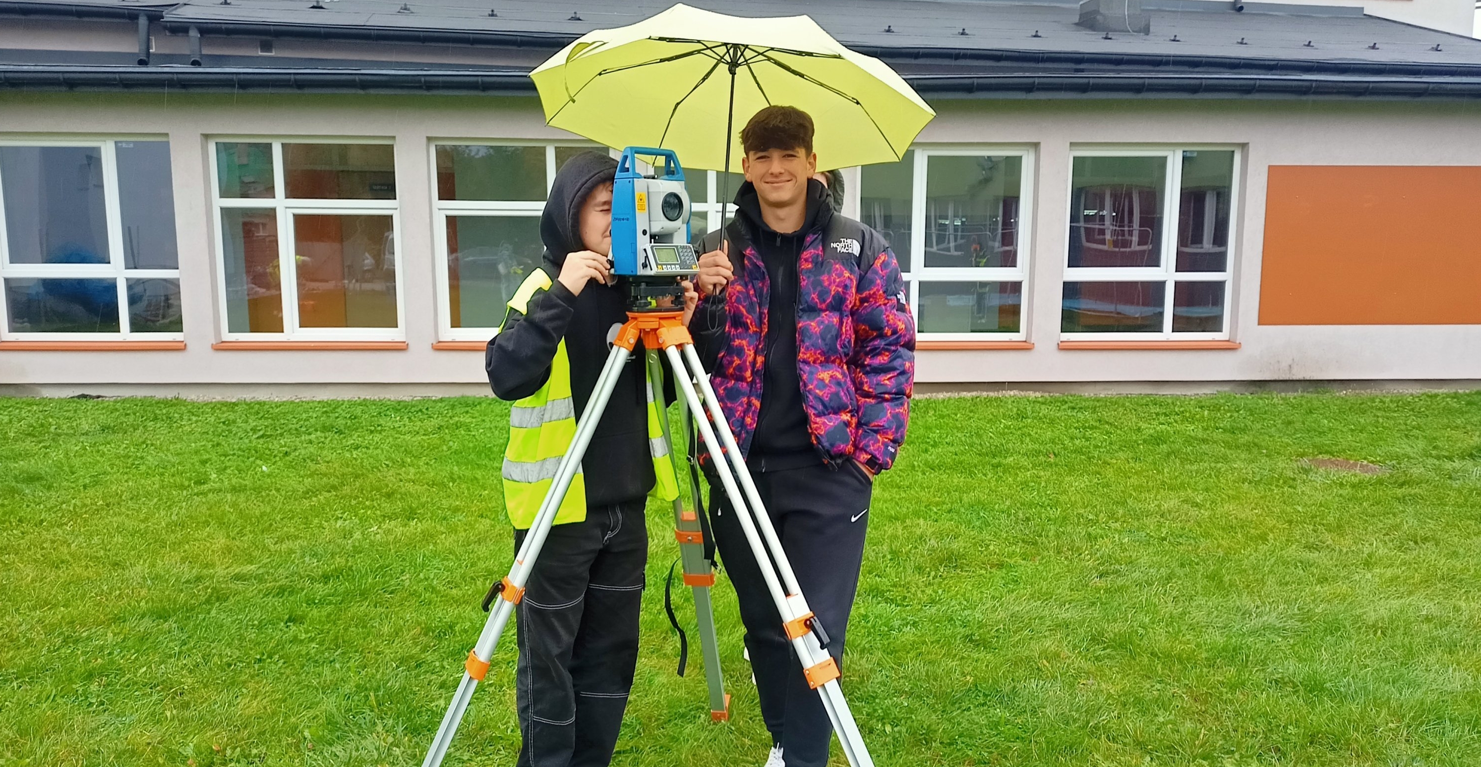 Etap szkolny Olimpiady Wiedzy Geodezyjnej i Kartograficznej na Zielonce