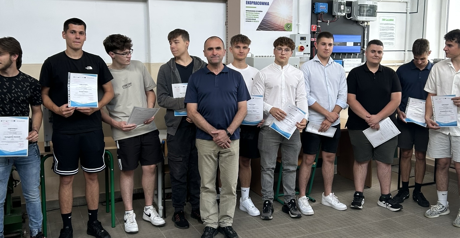 Uczniowie z Zielonki zdobyli uprawnienia SEP w ramach projektu „Fachowcy w swojej branży II”