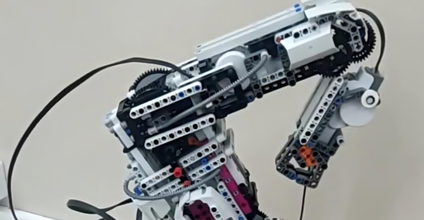 Robot z LEGO w służbie edukacji - projekt ucznia Zielonki w ogólnopolskim konkursie!