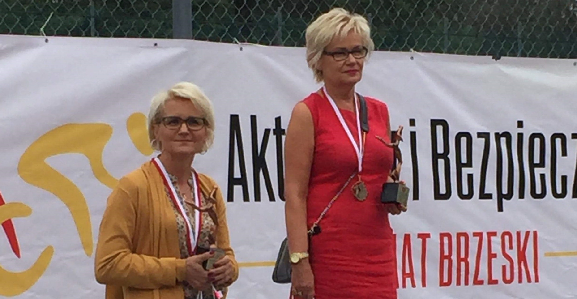 Pani B. Wiewióra – Wicedyrektor SOSW w Złotej  Aktywnym Mieszkańcem Powiatu Brzeskiego