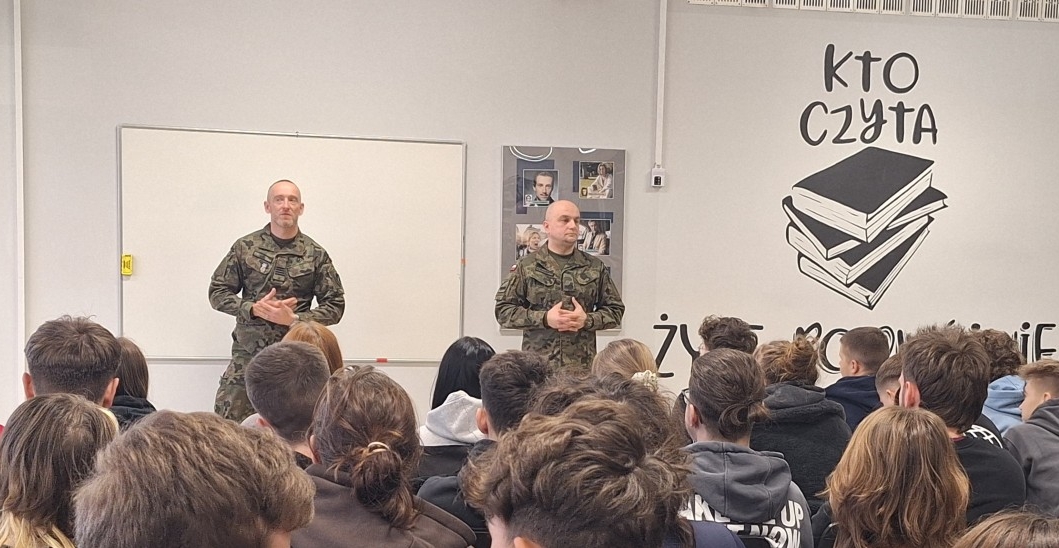 Spotkanie maturzystów z Technikum im. J. Piłsudskiego z przedstawicielami Wojskowego Centrum Rekrutacji w Tarnowie