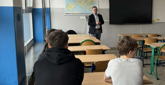 Spotkanie uczniów Zielonki z przedstawicielem MPEC Brzesko