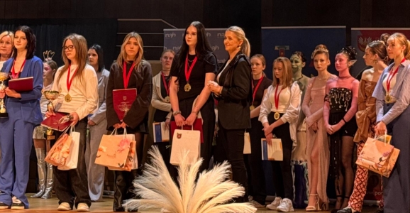 Sukces Uczennic Zielonki w XVI edycji Młodzieżowego Tarnowskiego Festiwalu Fryzjerskiego