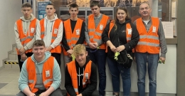 Wycieczka klasy 3bmk z Zielonki do Firmy CANPACK FIP - Praktyczne Spojrzenie na Zawód Kierowcy Mechanika