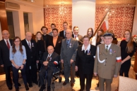 Młodzież ZSP Nr 1 w Brzesku na spotkaniu z członkami brzeskiego koła ŚZŻ AK 