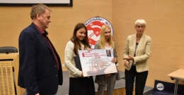 „Na stos! Rzuciliśmy swój życia los” – I nagroda uczennic LO w Brzesku