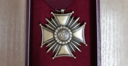 BRĄZOWY KRZYŻ ZASŁUGI DLA DYREKTORA SOSW W ZŁOTEJ