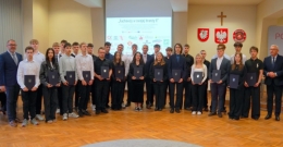 Doświadczenie, które zostaje - uroczyste wręczenie certyfikatów dla uczniów Zielonki!